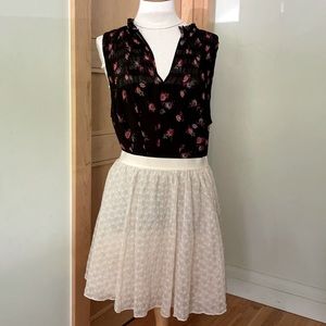 NWOT United Colors Of Benetton Cream Mini Skirt, Size L